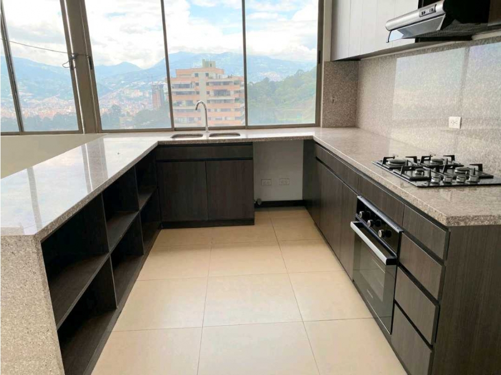 APARTAMENTO DUPLEX PARA VENTA EN EL POBLADO SECTOR ALTOS DEL POBLADO — foto 4