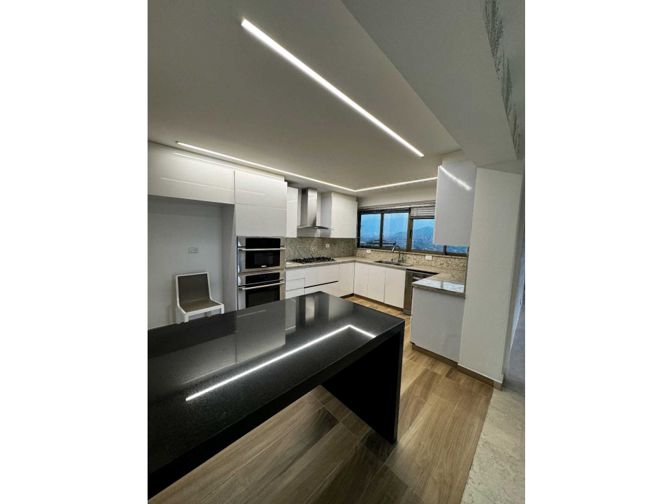Apartamento duplex Poblado Sector la Tomatera