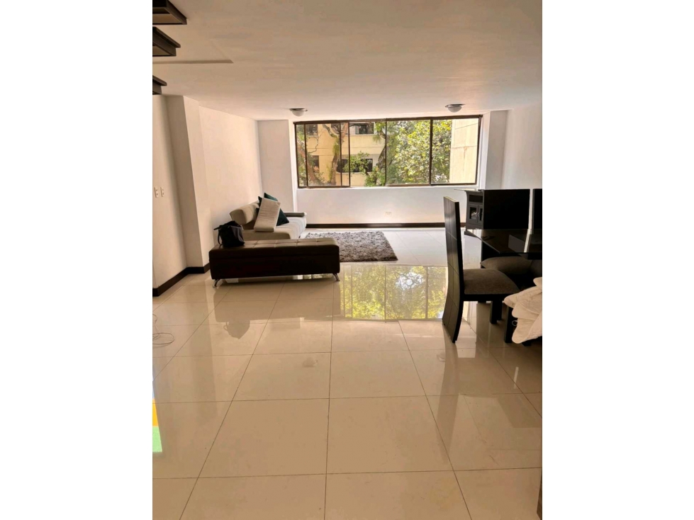Apartamento duplex remodelado en Centenario Cali