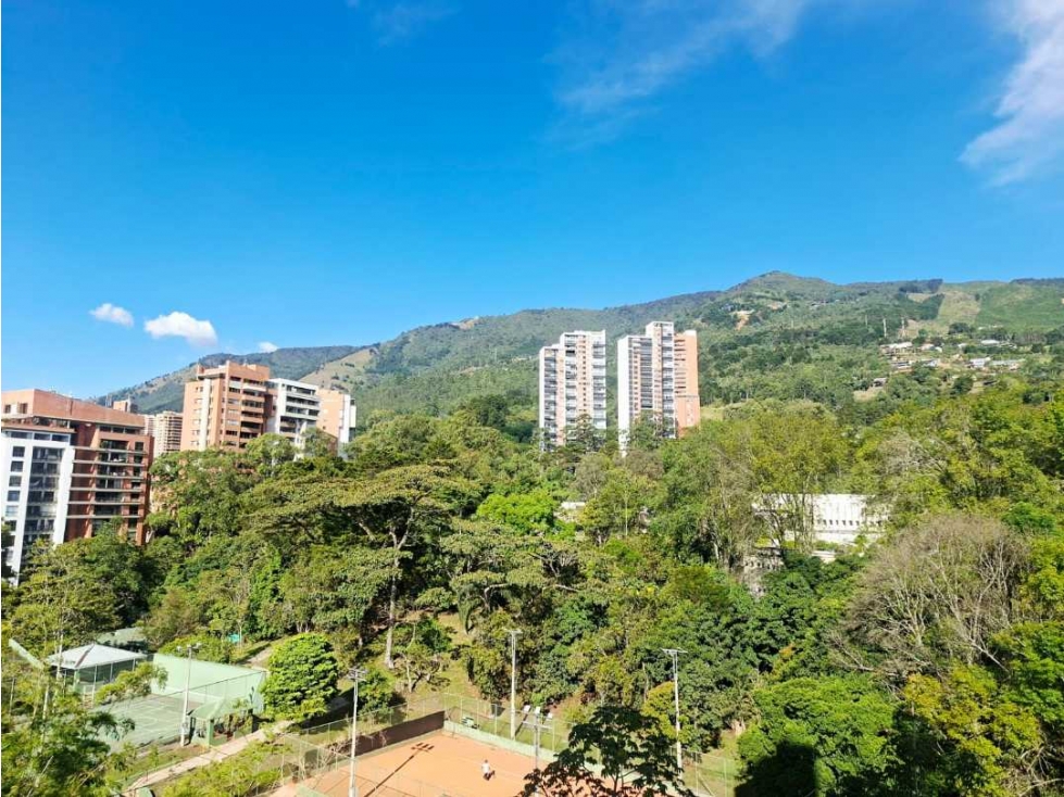 Apartamento duplex transversal inferior Poblado LV12