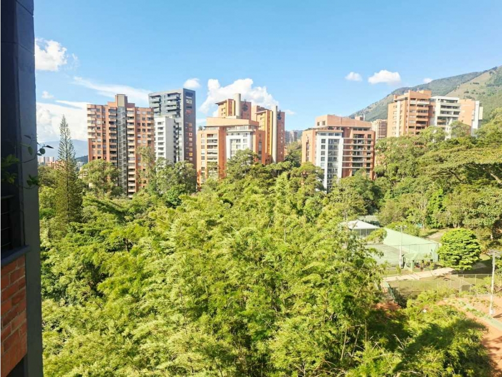 Apartamento duplex transversal inferior Poblado LV12 — foto 4
