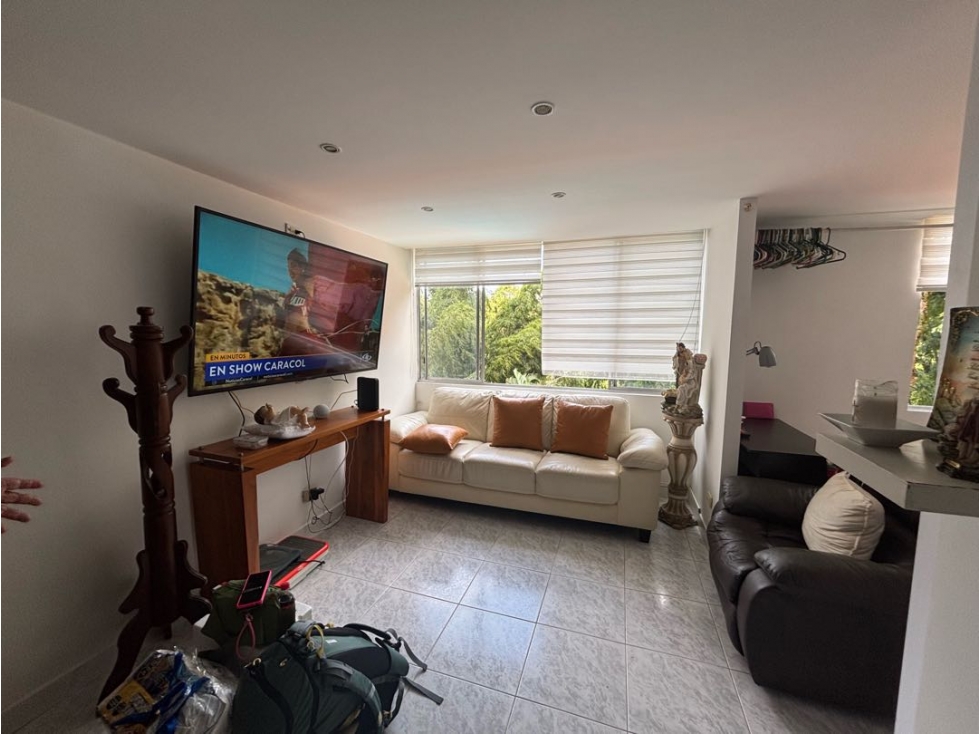 APARTAMENTO LOMA ESMERALDAL SILENCIOSO UNIDAD COMPLETA — foto 2