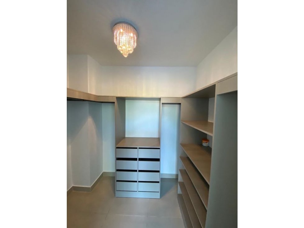 APARTAMENTO EN ALBROOK - 4