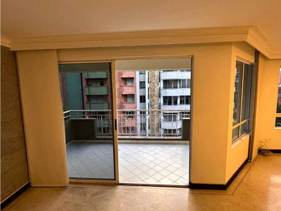 Apartamento en alquiler en laureles — foto 4