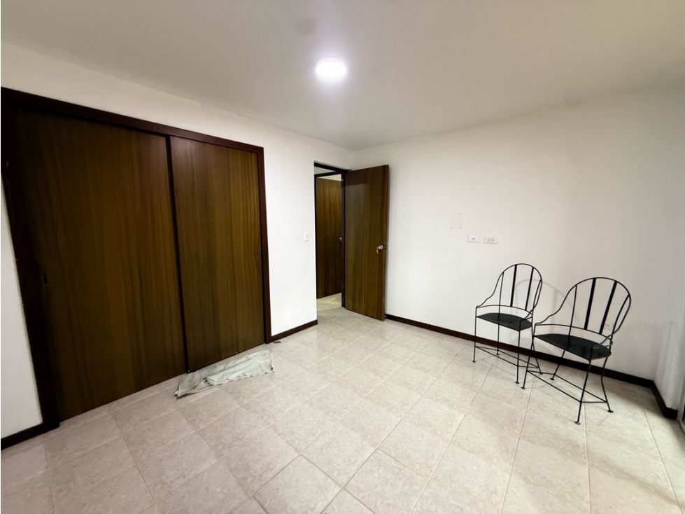 Apartamento en alquiler en laureles — foto 5