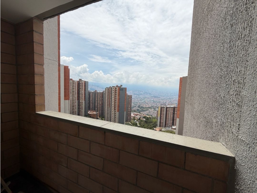 Apartamento en alquiler en Loma de los Bernal — foto 3