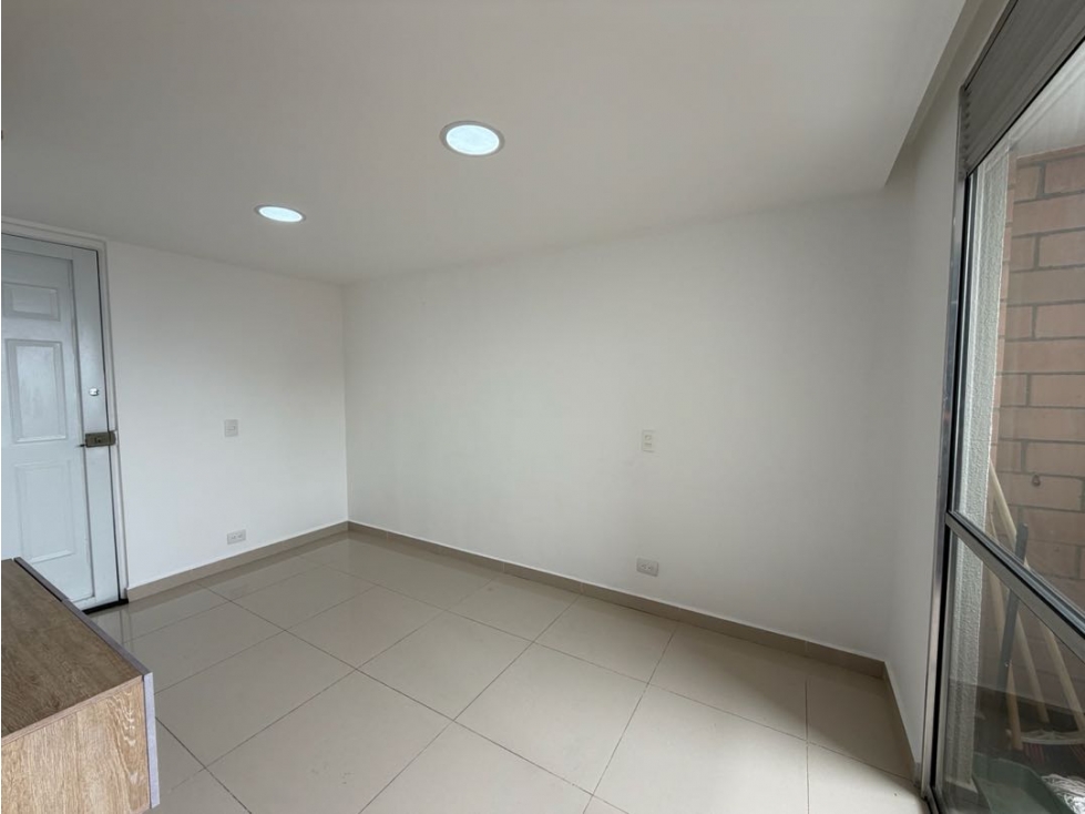 Apartamento en alquiler en Loma de los Bernal — foto 4