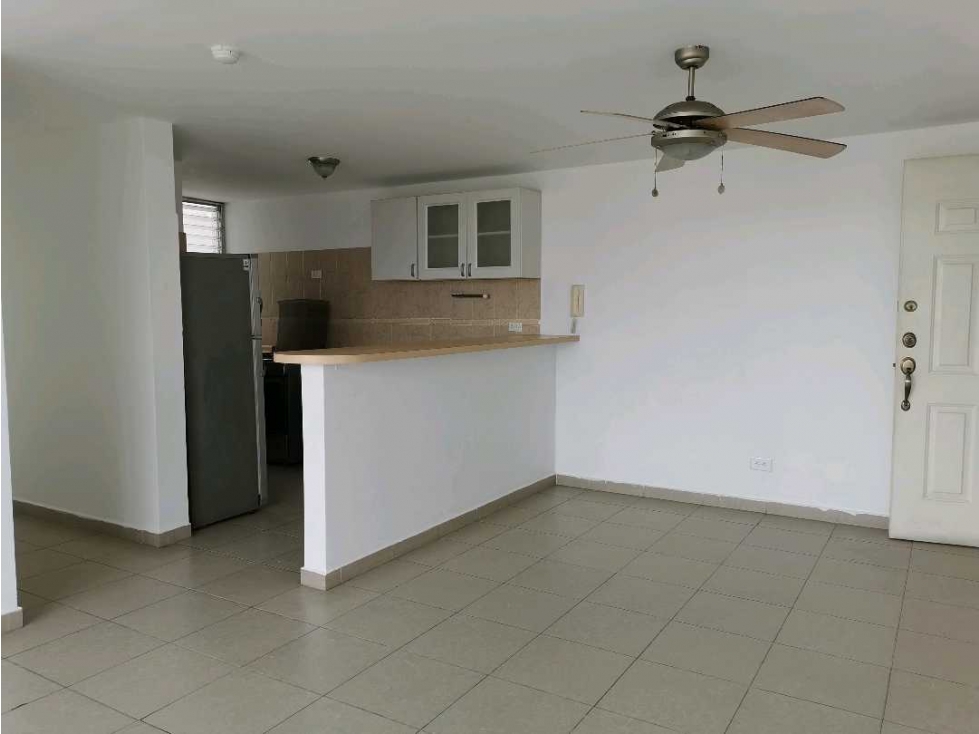 APARTAMENTO EN ALQUILER EN VIA ESPAÑA US$675 - 4