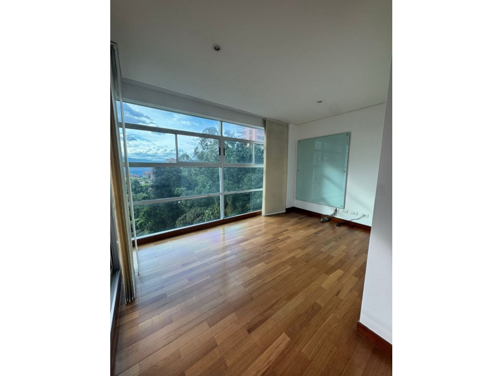Apartamento en alquiler. Parte alta Loma del Tesoro - 4