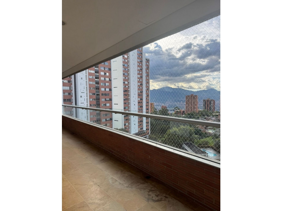Apartamento en alquiler. Parte alta Loma del Tesoro - 6