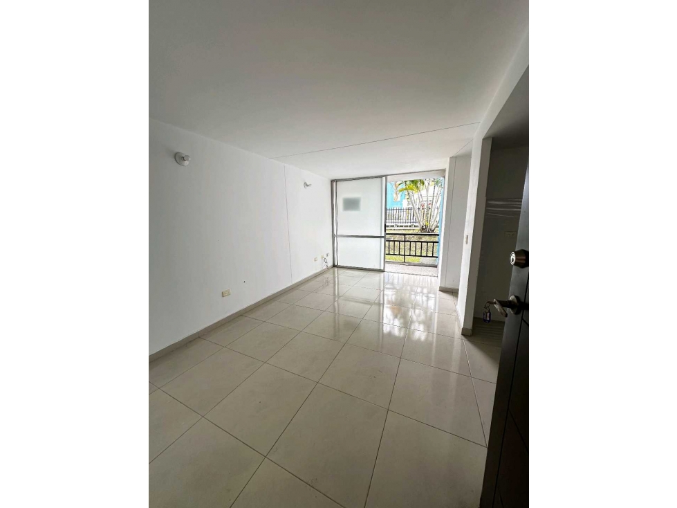 APARTAMENTO EN VENTA PRIMER PISO TORRES DE POBLADO PALMIRA VALE — foto 5