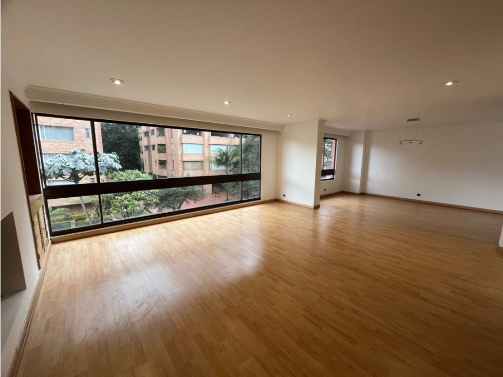 Apartamento en arriendo 81 con 7A