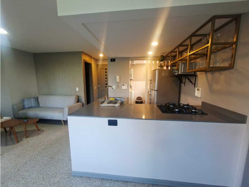 Apartamento en arriendo amoblado Poblado cerca a la clinica las Vegas — foto 4