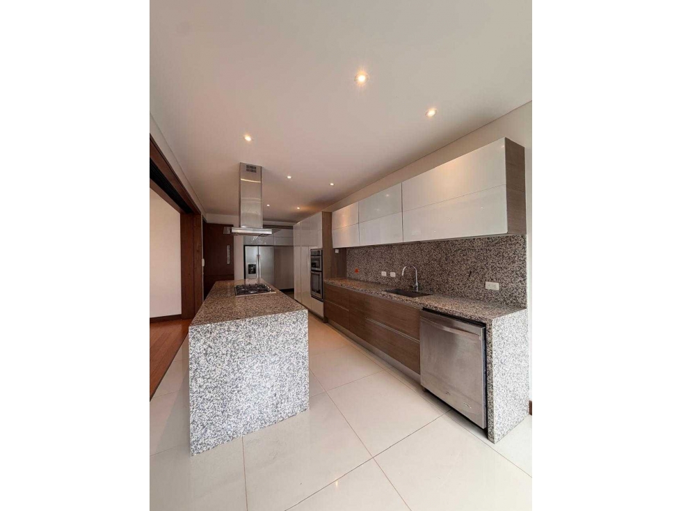 APARTAMENTO EN ARRIENDO CERROS ORIENTALES CLUB-HOUSE — foto 3