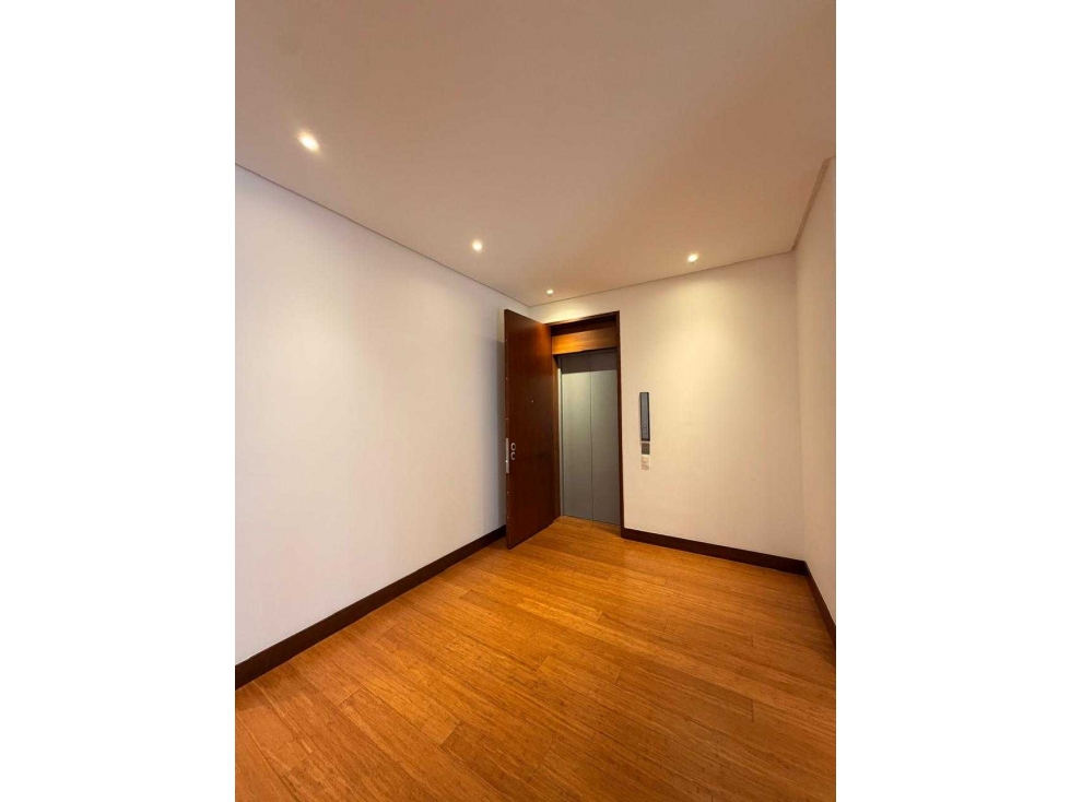 APARTAMENTO EN ARRIENDO CERROS ORIENTALES CLUB-HOUSE — foto 5