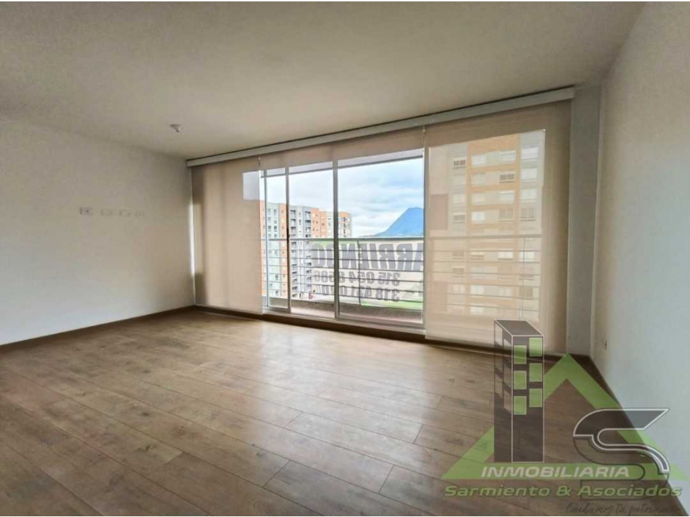 Apartamento en arriendo con parqueadero!! En las Villas — foto 2