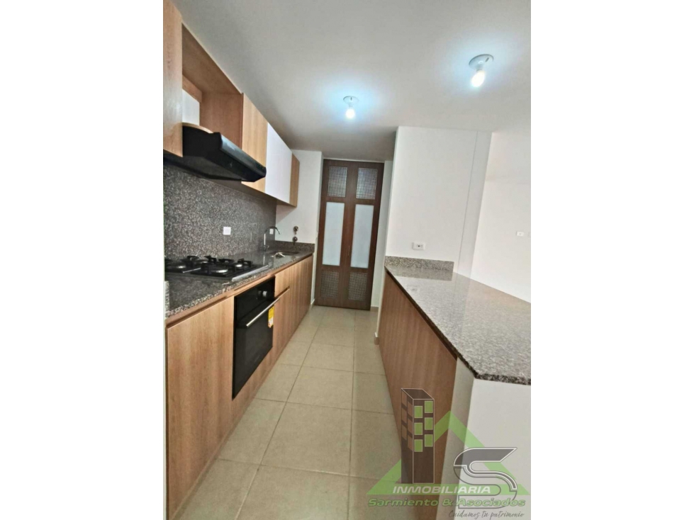 Apartamento en arriendo con parqueadero!! En las Villas — foto 3