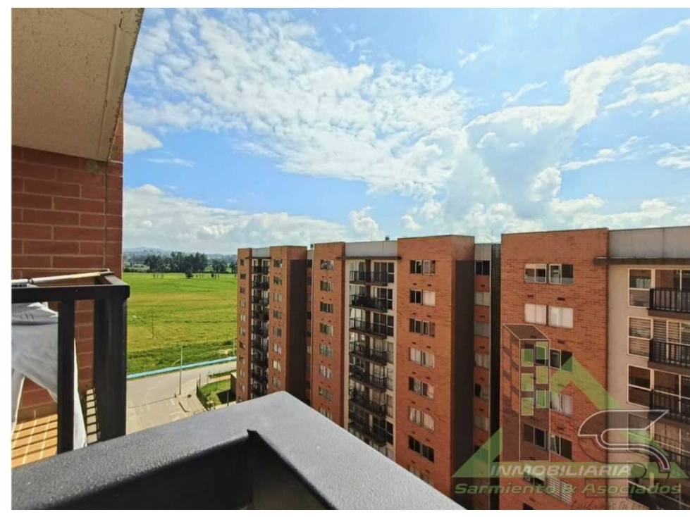Apartamento en arriendo con parqueadero!! En San Rafael — foto 2