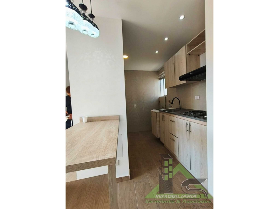 Apartamento en arriendo con parqueadero!! En San Rafael — foto 3