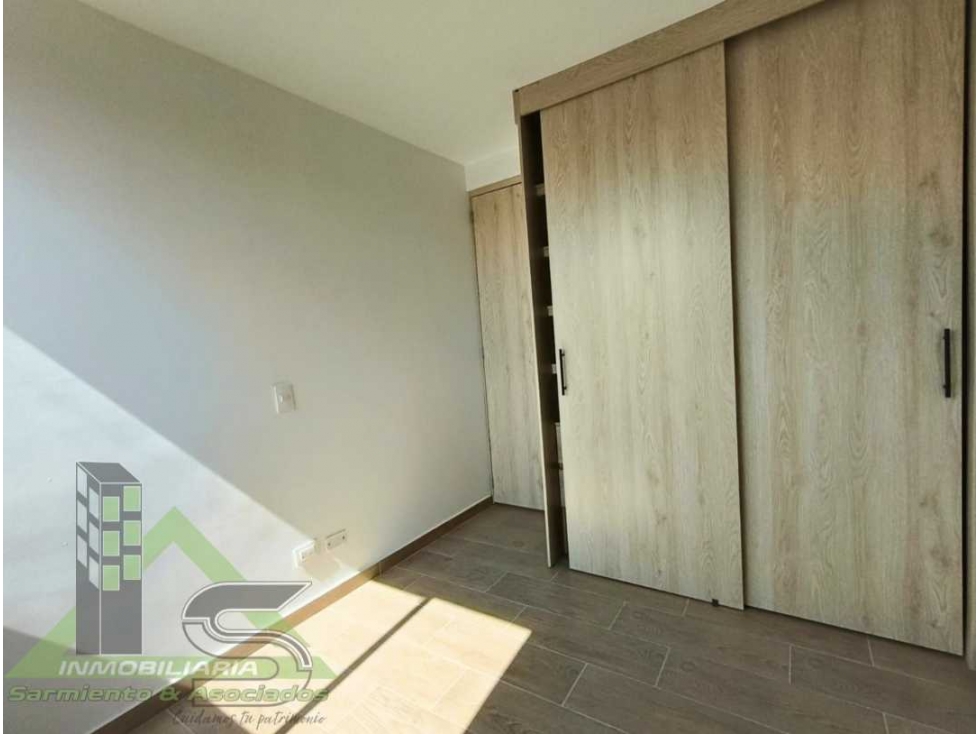 Apartamento en arriendo con parqueadero!! En San Rafael — foto 6