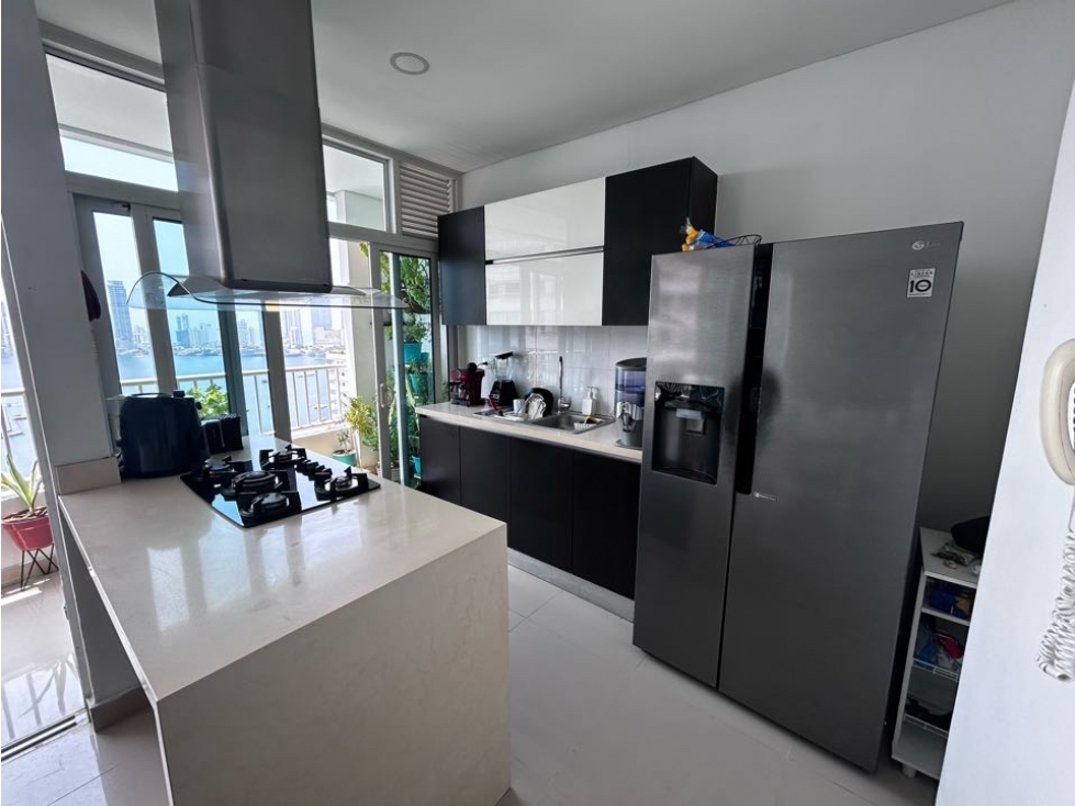 Venta / arriendo de apartamento 3 alcobas. Edificio: Vista Bahia.