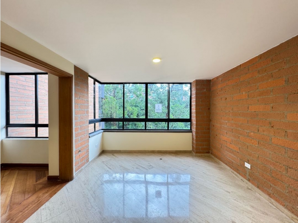 Apartamento en arriendo El Poblado La Tomatera amplios espacios — foto 4
