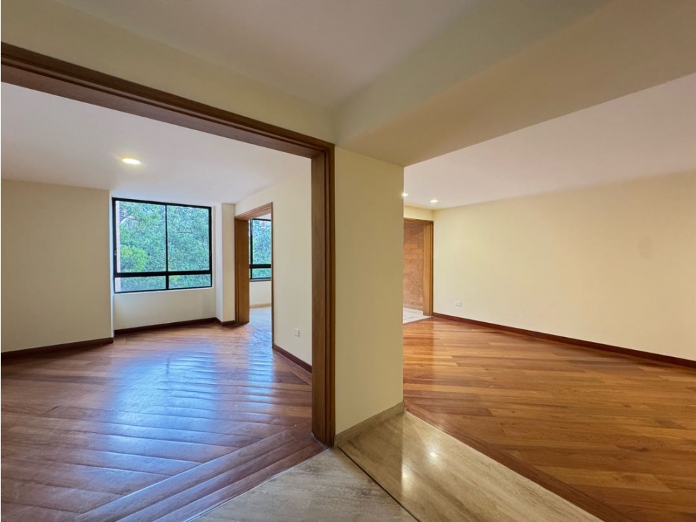 Apartamento en arriendo El Poblado La Tomatera amplios espacios — foto 5