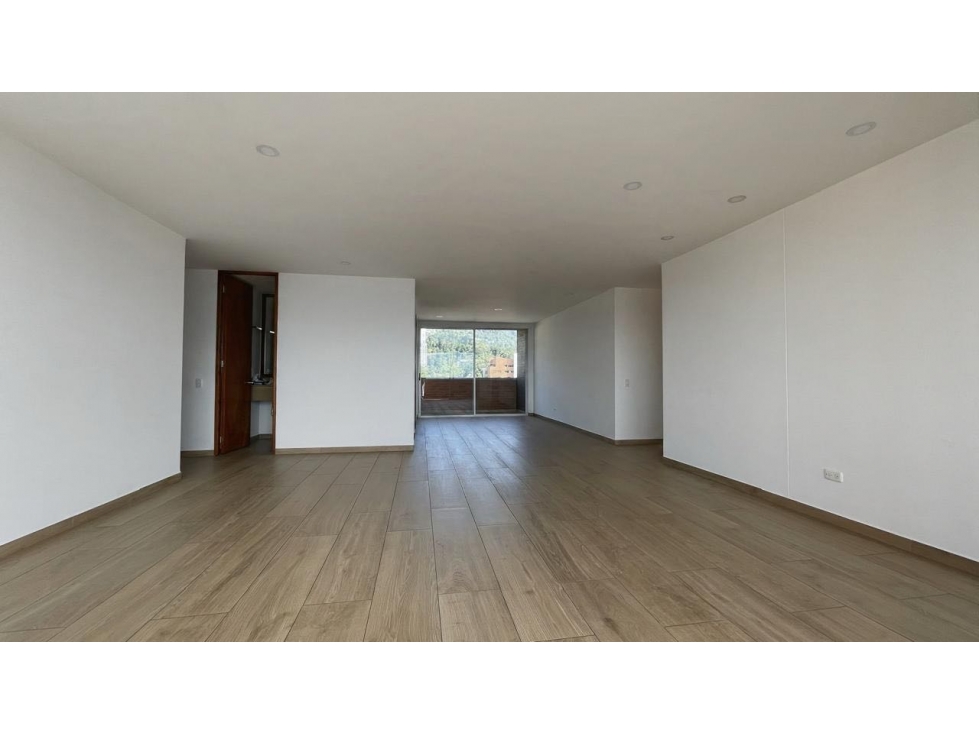 APARTAMENTO EN ARRIENDO EL TESORO, El POBLADO, MEDELLIN — foto 3