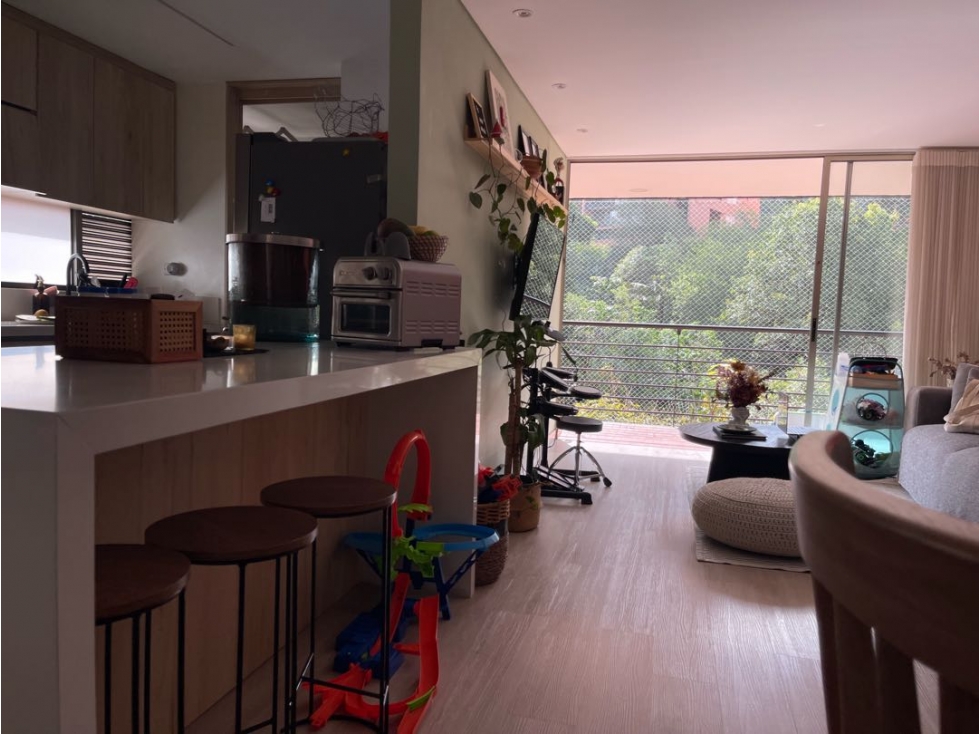 APARTAMENTO EN ARRIENDO EL TESORO, EL POBLADO, MEDELLIN — foto 3