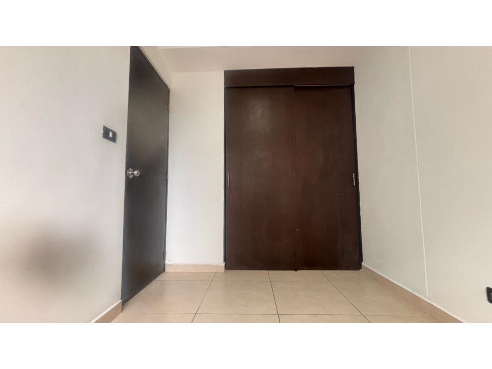 Apartamento en arriendo en Calazania Medellín — foto 4