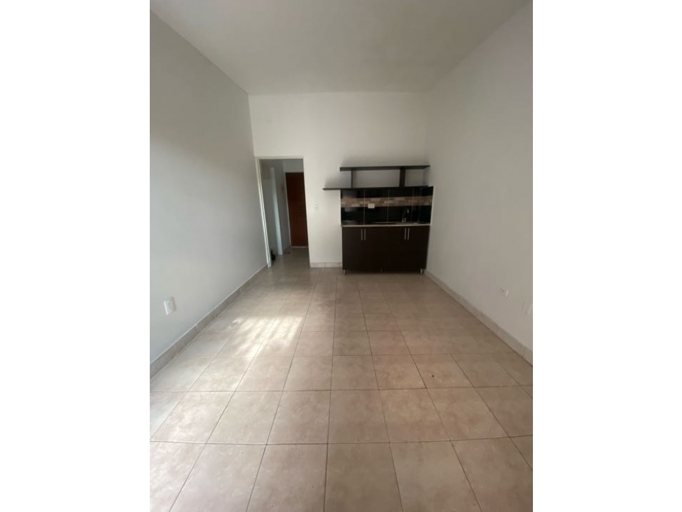 APARTAMENTO EN ARRIENDO EN EL SECTOR DE LA URB. SALLE - 1