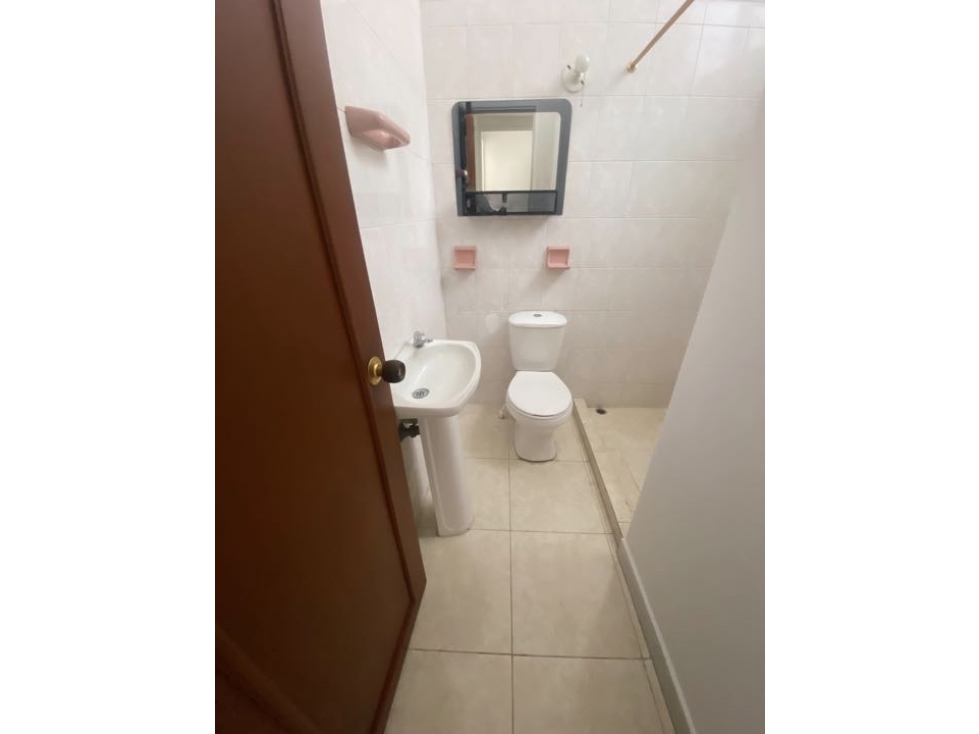 APARTAMENTO EN ARRIENDO EN EL SECTOR DE LA URB. SALLE - 3