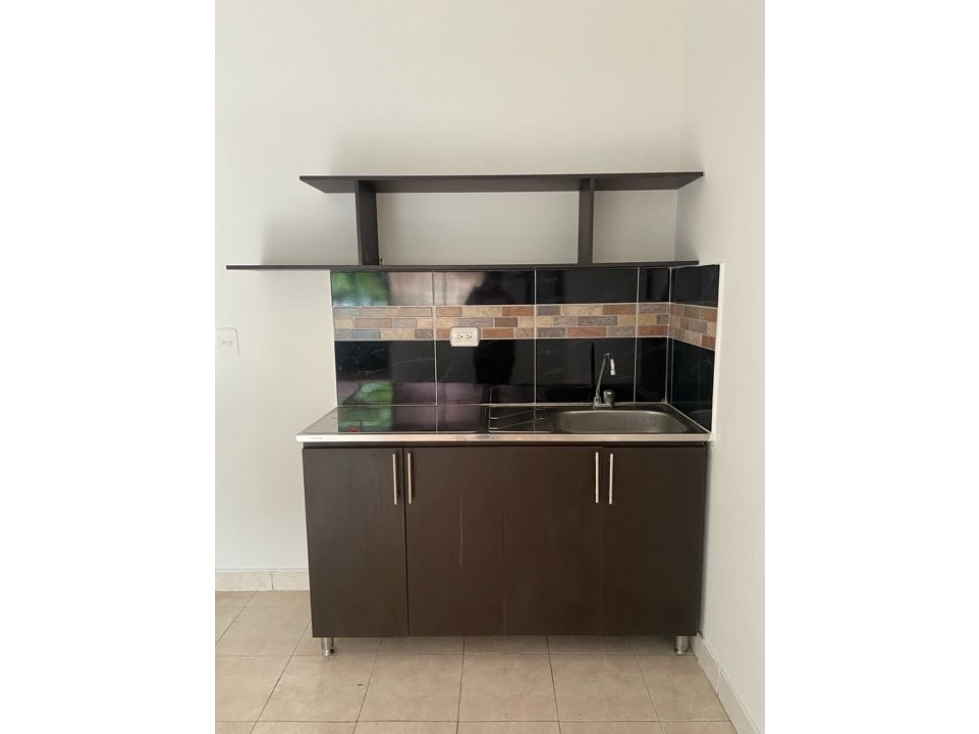APARTAMENTO EN ARRIENDO EN EL SECTOR DE LA URB. SALLE - 4