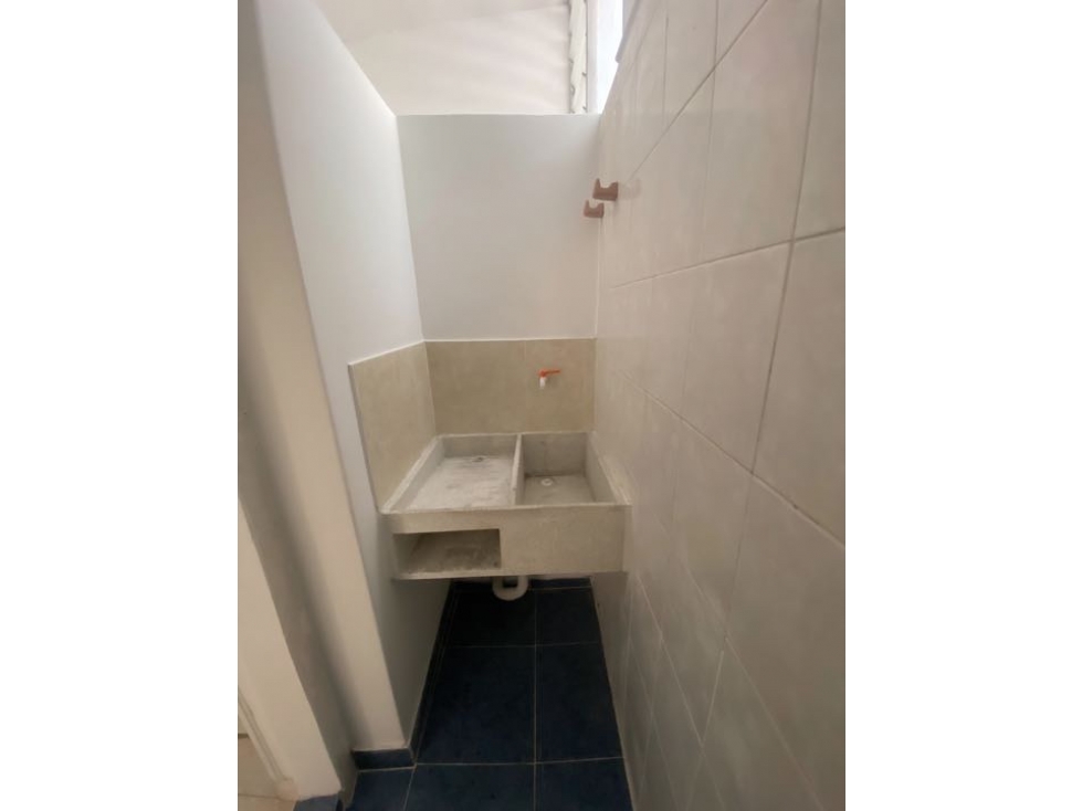 APARTAMENTO EN ARRIENDO EN EL SECTOR DE LA URB. SALLE - 5