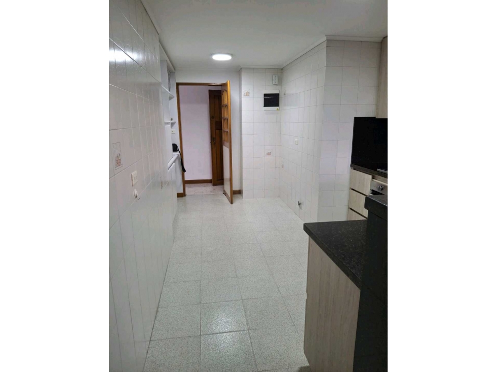 Apartamento en arriendo en el Poblado cerca a la Rosa Mística — foto 2