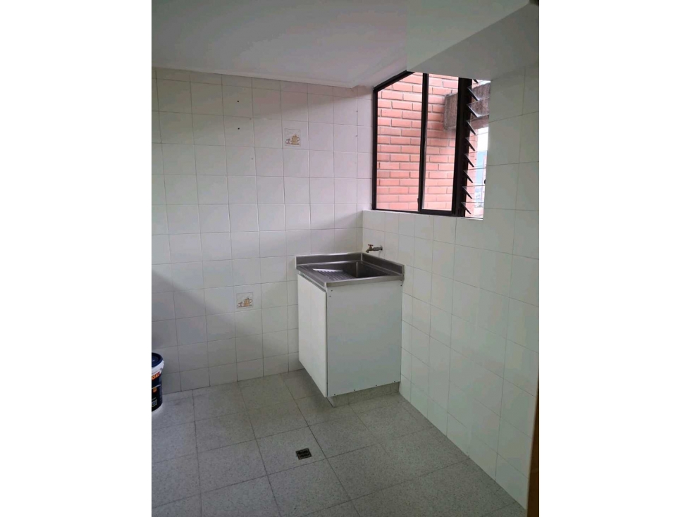 Apartamento en arriendo en el Poblado cerca a la Rosa Mística — foto 4