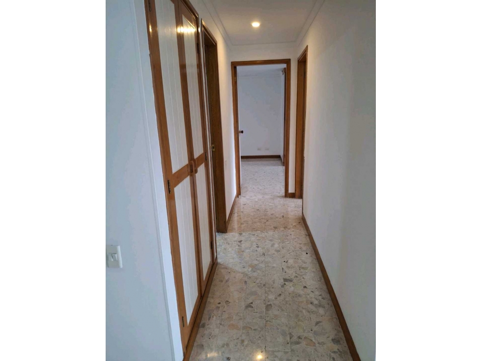 Apartamento en arriendo en el Poblado cerca a la Rosa Mística — foto 5