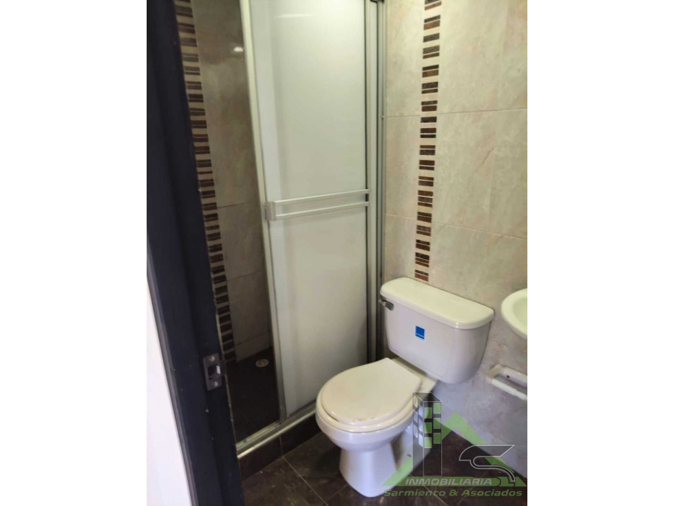Apartamento en arriendo en el conjunto cerrado los cedros!! — foto 6