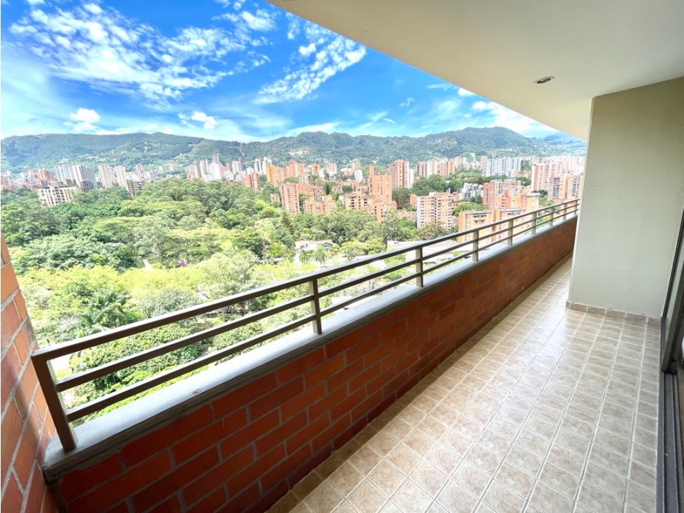 Apartamento en arriendo en El Poblado, sector Santa María de los Ángel
