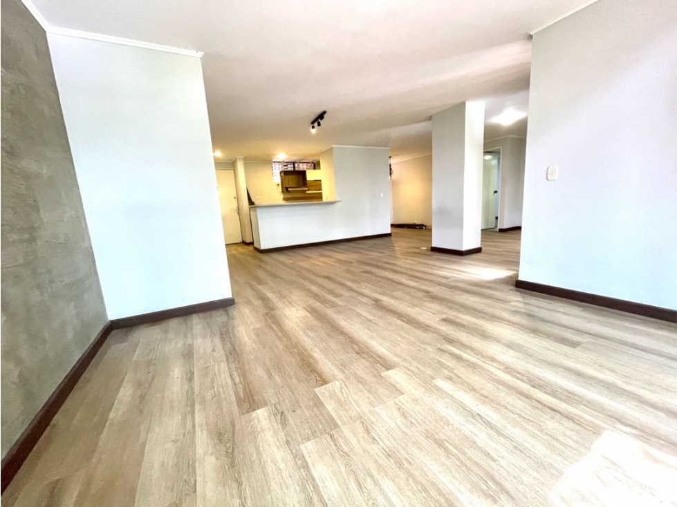 APARTAMENTO EN ARRIENDO EN EL POBLADO SECTOR ALEJANDRÍA MILLA DE ORO — foto 2