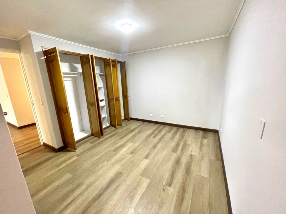 APARTAMENTO EN ARRIENDO EN EL POBLADO SECTOR ALEJANDRÍA MILLA DE ORO — foto 6