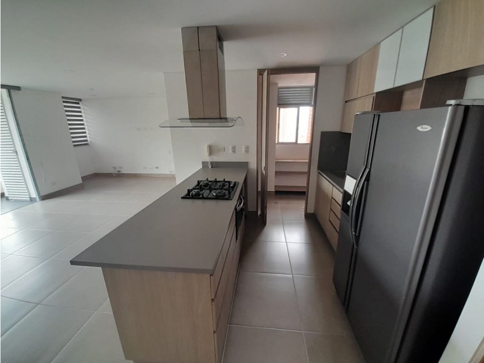 Apartamento en arriendo en el sector de cumbres — foto 2