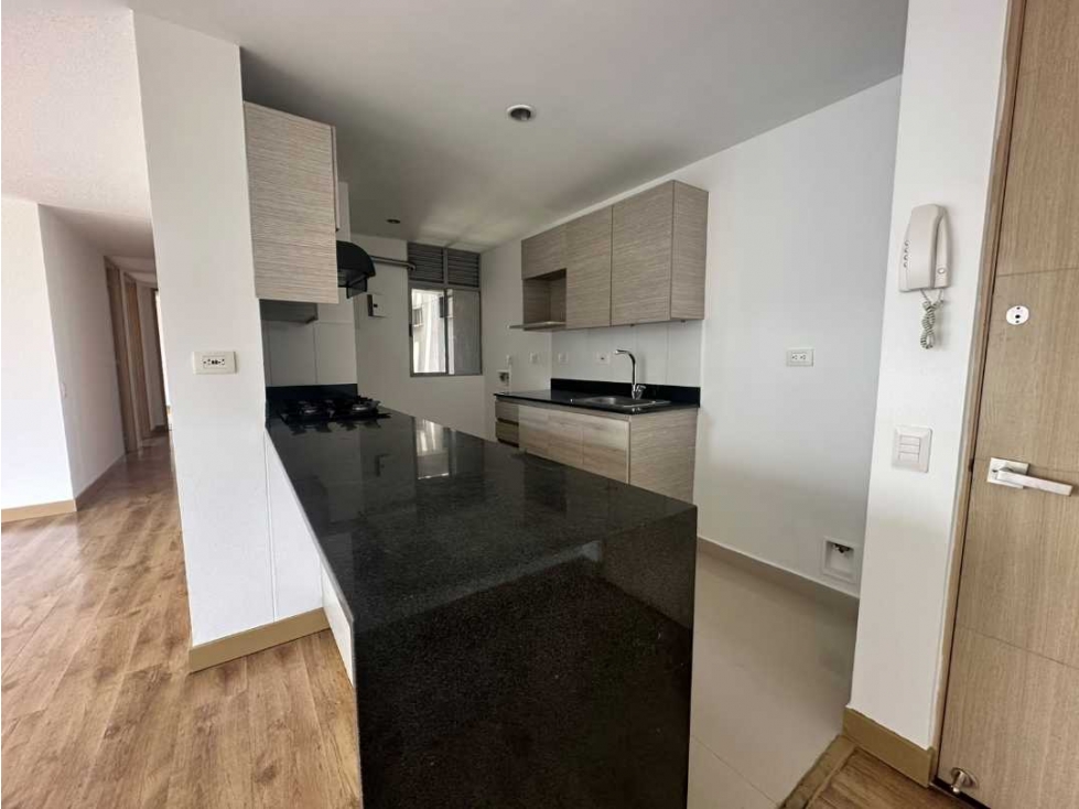 Apartamento en arriendo en el poblado medellin — foto 2