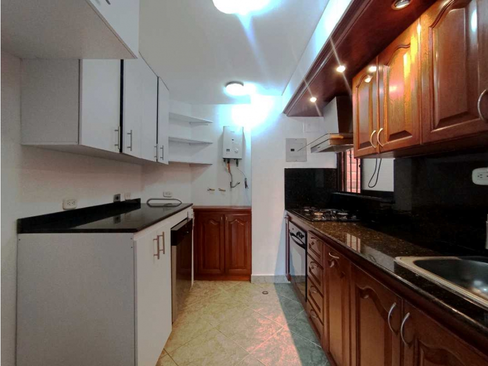 EN VENTA APARTAMENTO EN ENVIGADO, ANTIOQUIA PISO 4