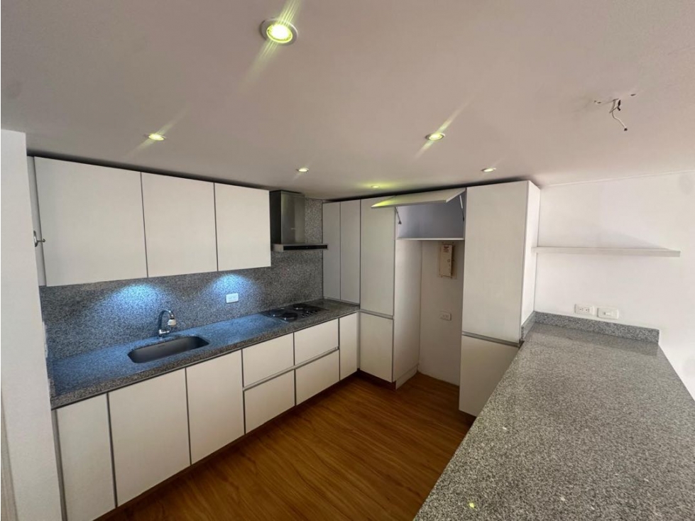 APARTAMENTO EN ARRIENDO EN LA CALLEJA BAJA — foto 2