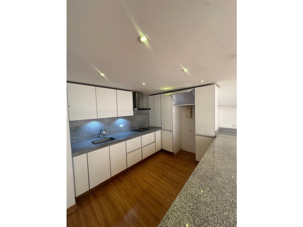 APARTAMENTO EN ARRIENDO EN LA CALLEJA BAJA — foto 3
