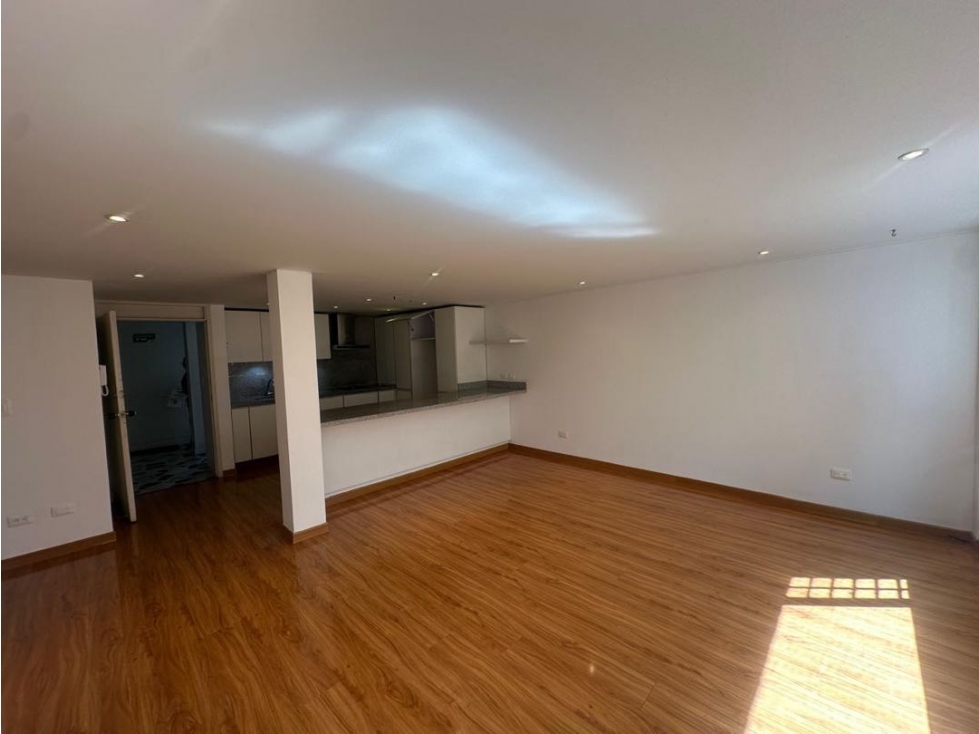 APARTAMENTO EN ARRIENDO EN LA CALLEJA BAJA — foto 5