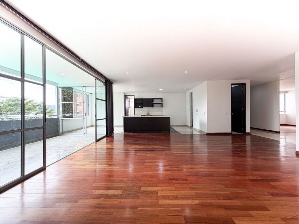 Apartamento en arriendo en La Calera, El Poblado