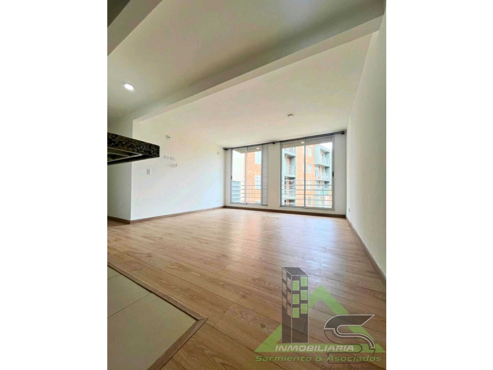 Apartamento en arriendo en las Villas!! Con parqueadero privado — foto 2