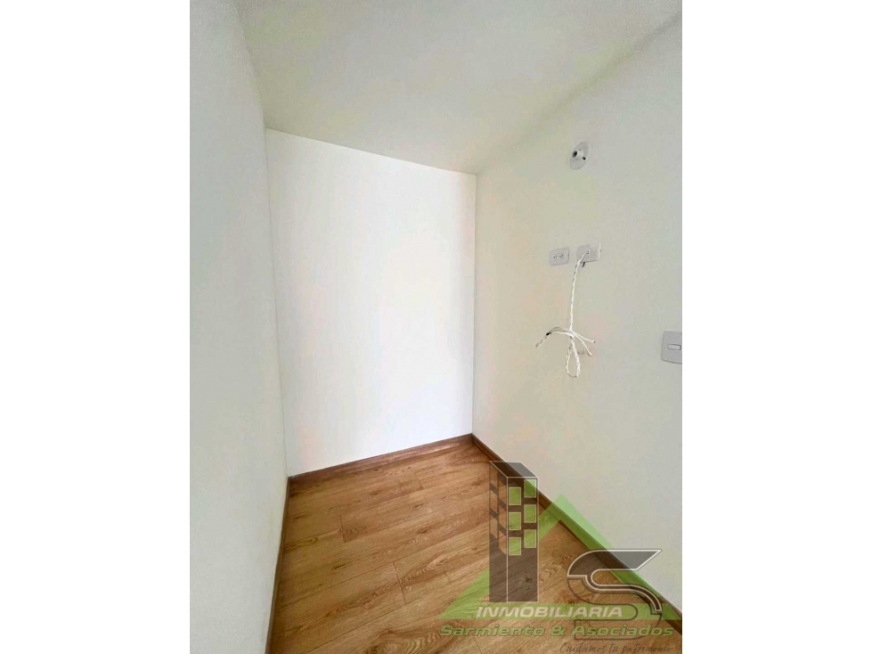 Apartamento en arriendo en las Villas!! Con parqueadero privado — foto 6